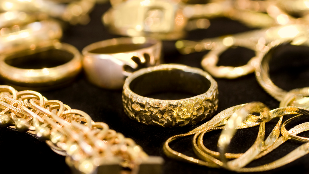 Why Buying Curated Estate Jewelry is the Ultimate Investment in Timeless Elegance